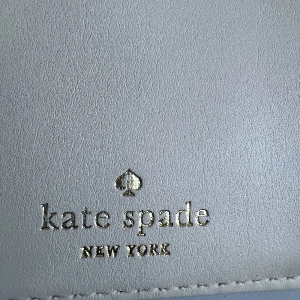 Kate Spade Green Wallet - Picture 3 of 8